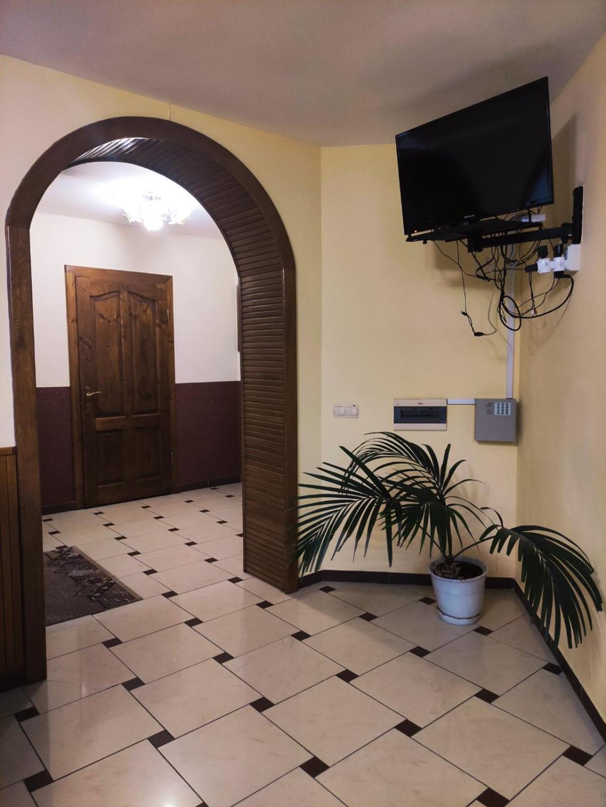 Hotel Delfin Munkács Kültér fotó