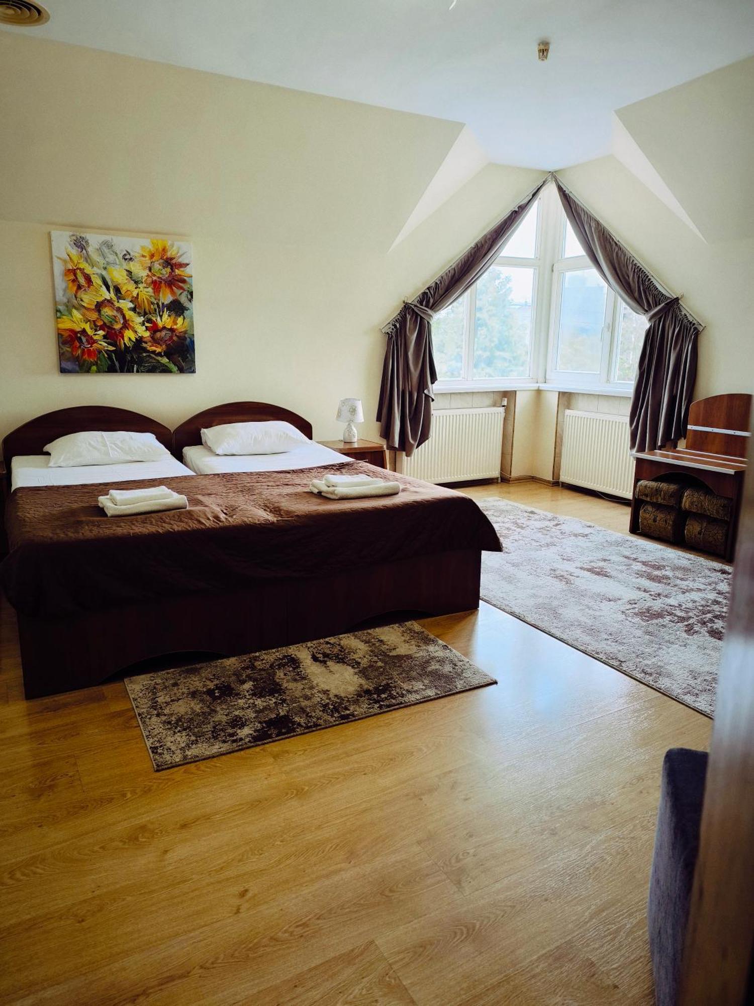 Hotel Delfin Munkács Kültér fotó