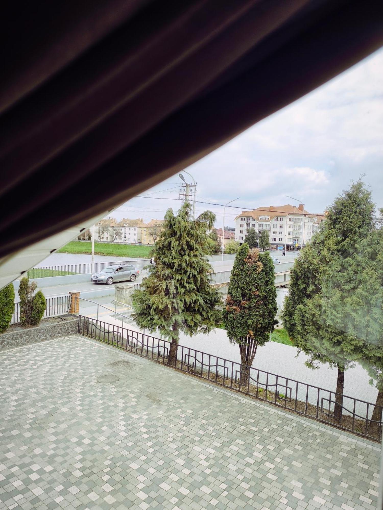 Hotel Delfin Munkács Kültér fotó