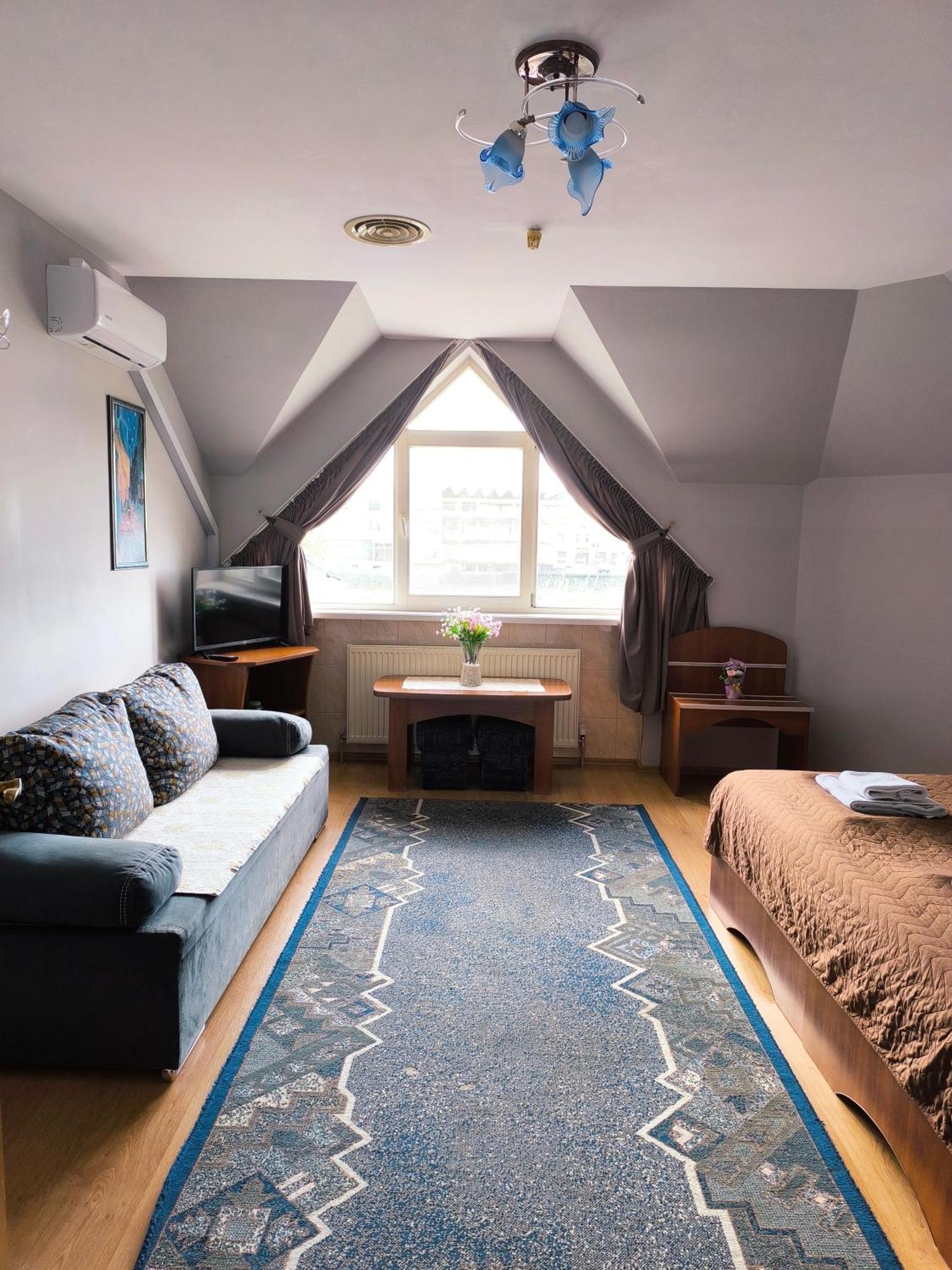Hotel Delfin Munkács Kültér fotó